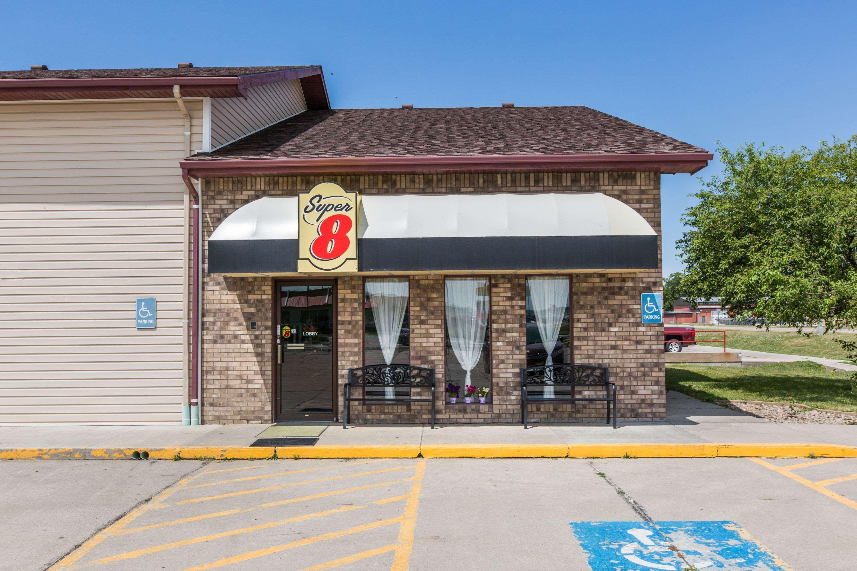 Super 8 By Wyndham Wayne Exterior foto